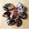Rhodonite pierre minérale lithothérapie