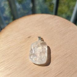Cristal de roche lithothérapie pendentif sur oeillet en argent