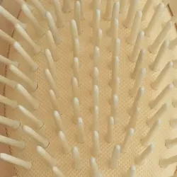 Brosse à cheveux en bois 109 picots Sun & Sia