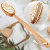 Brosse de bain massante à picots en bois